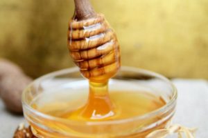 13 benefícios de saúde do mel cru não processado