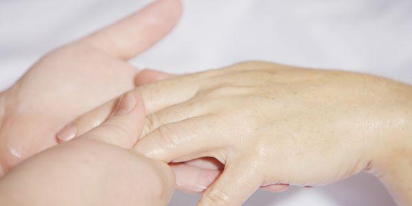 massagem terapêutica pode fazer maravilhas no tratamento da síndrome do túnel do carpo ou cts